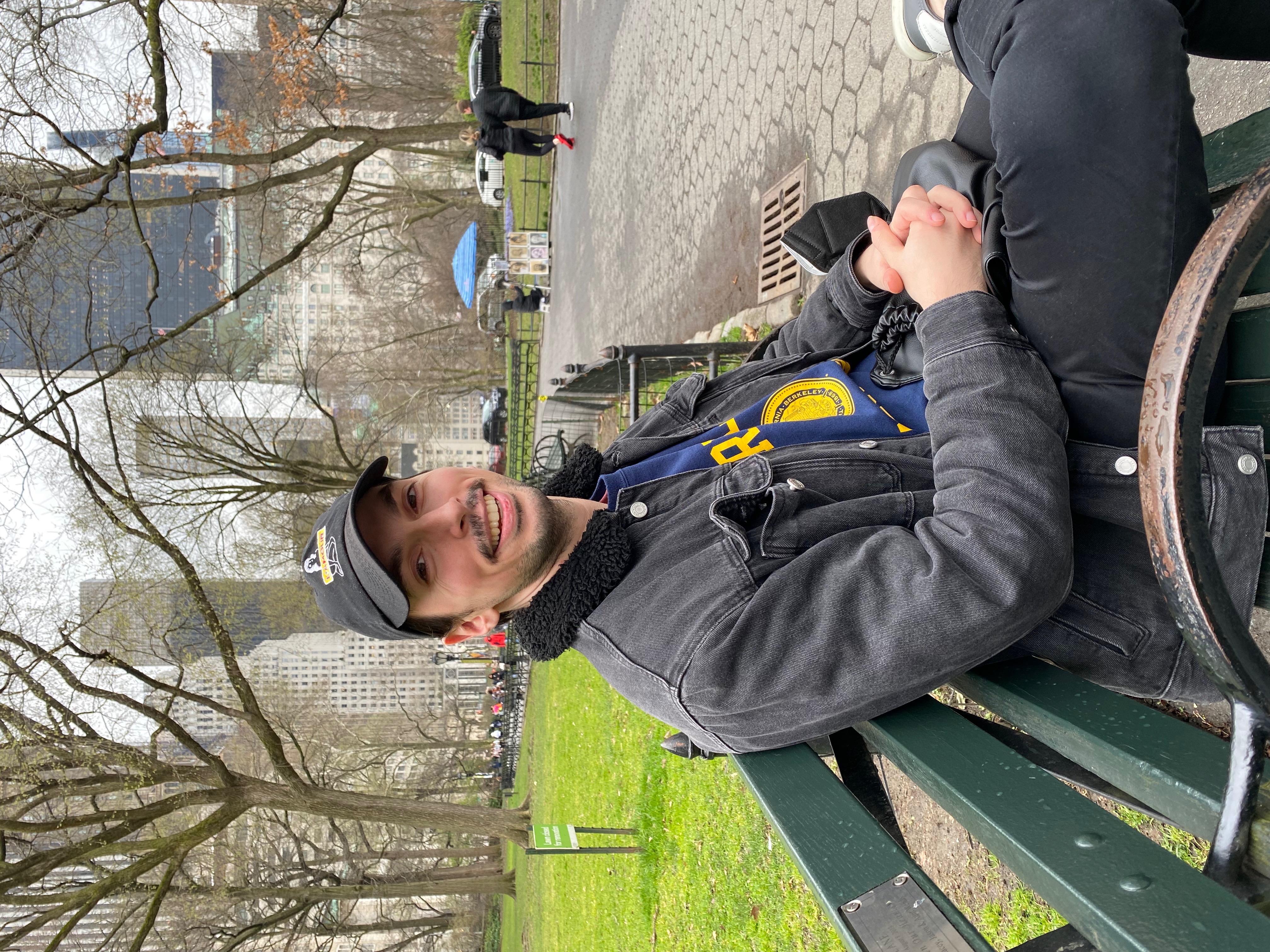 Headshot of Aram-Alexandre Pooladian